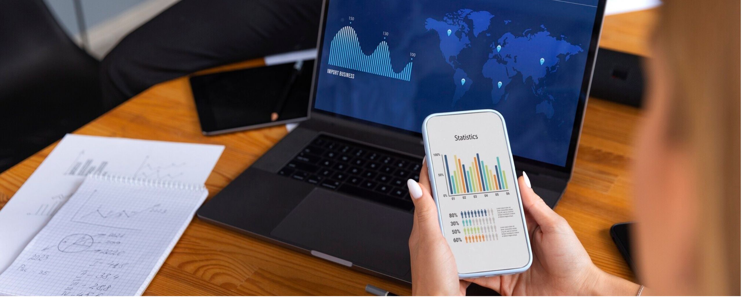 Graphic illustrating data-driven strategies for e-commerce success in a competitive digital landscape.